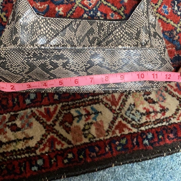 GUESS Snake print bag - Picture 3 of 5